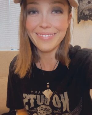 Siobhan Williams Instagram - THE CHANT is out November 3rd! Ask me anything about the game in the comments below (or tag @brasstoken if you have a question for the studio). Pre-order link is in my bio. See you there ;) #thechant #horrorgame #cosmichorror #brasstoken 
@thechantgame
