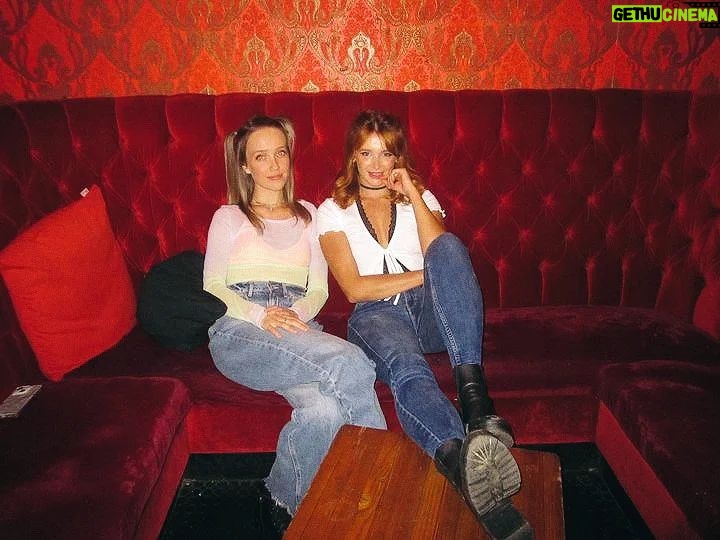 Siobhan Williams Instagram - When you get to go see one of your favorite artists with one of your favorite gals 😍😍😍
