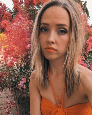 Siobhan Williams Instagram - TOMORROW I'm gonna be making a very exciting announcement live right here at 9:30am PST. Come join my insta live to find out what's going onnnnn! Any wild guesses? 😜