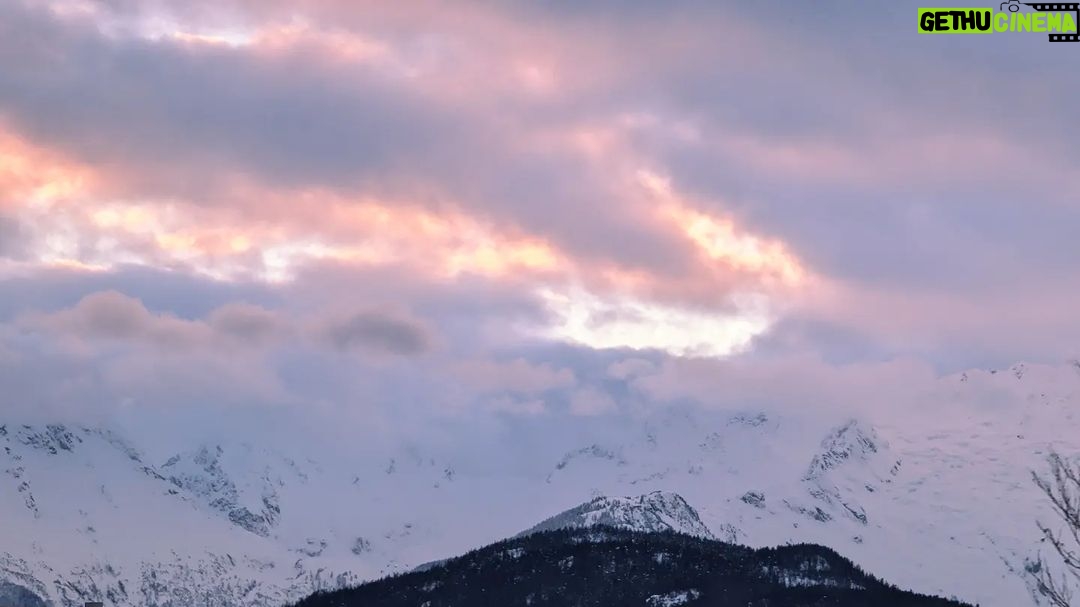 Siobhan Williams Instagram - A few different sunsets this week amidst 2 different winter storms. What a beautiful planet we live on. There are no words.