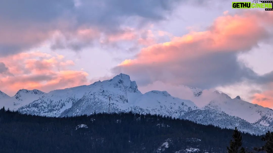 Siobhan Williams Instagram - A few different sunsets this week amidst 2 different winter storms. What a beautiful planet we live on. There are no words.