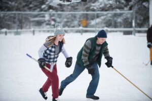Siobhan Williams Instagram - A few years ago I did a movie where I got to play the sole girl kicking ass on the boy's high-school hockey team. Fun fact: I grew up competitive figure skating, which  rendered me pretty much useless with a pair of hockey skates, so I learned to play hockey with my spike blades and disguised them in the film. I have such fond memories of making this movie, and the winter weather always makes me wanna get back to another round of ice hockey 😊