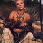 Sisse Marie Instagram - A queen will only share her powers with a true benevolent soul. She deeply feels surroundings and senses any form of the masculine shadows. If the shadows are present, she can’t share her gifts and powers or at best the will be a fraction of the potential. However, once the light and unwavering devotion is present in the masculine, she will sense the true power of safety and patiently allow the evolution of the kingdom by abundantly sharing in the divine union of love and freedom. 📸 @cameronpariscloud #queen #king #love #power #devotion
