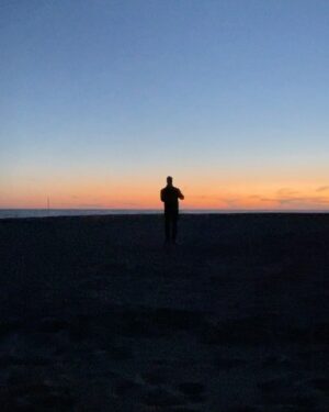 Siva Kaneswaran Instagram - Did a little ceremony with the sunset to mark his anniversary. It helped☺️ Loved seeing all the things you guys did for him today. Thank you. The boy would be proud. X

#miss #you #tomparker #thewanted