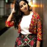 Sivaangi Krishnakumar Instagram - The last picture says “Is that Pineapple Pizza?”🍕 Picture @mah1sh Outfit @savinidii_official Styled @paviiiee_08 Makeup by Yours truly😌♥️