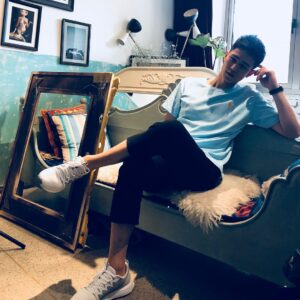 Sky Li Instagram - 攝影棚一日游
攝影師很會拍