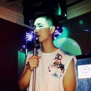 Sky Li Instagram - 難道我有歌手夢也要跟你說嗎？

#只是夢