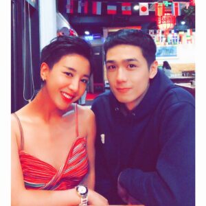 Sky Li Instagram - 我們能不能好好吃飯別自戀了😓😓😓