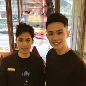 Sky Li Instagram - 謝謝Cosmo每次幫我處理我的髮型
下次見面就是過年了😿😿😿