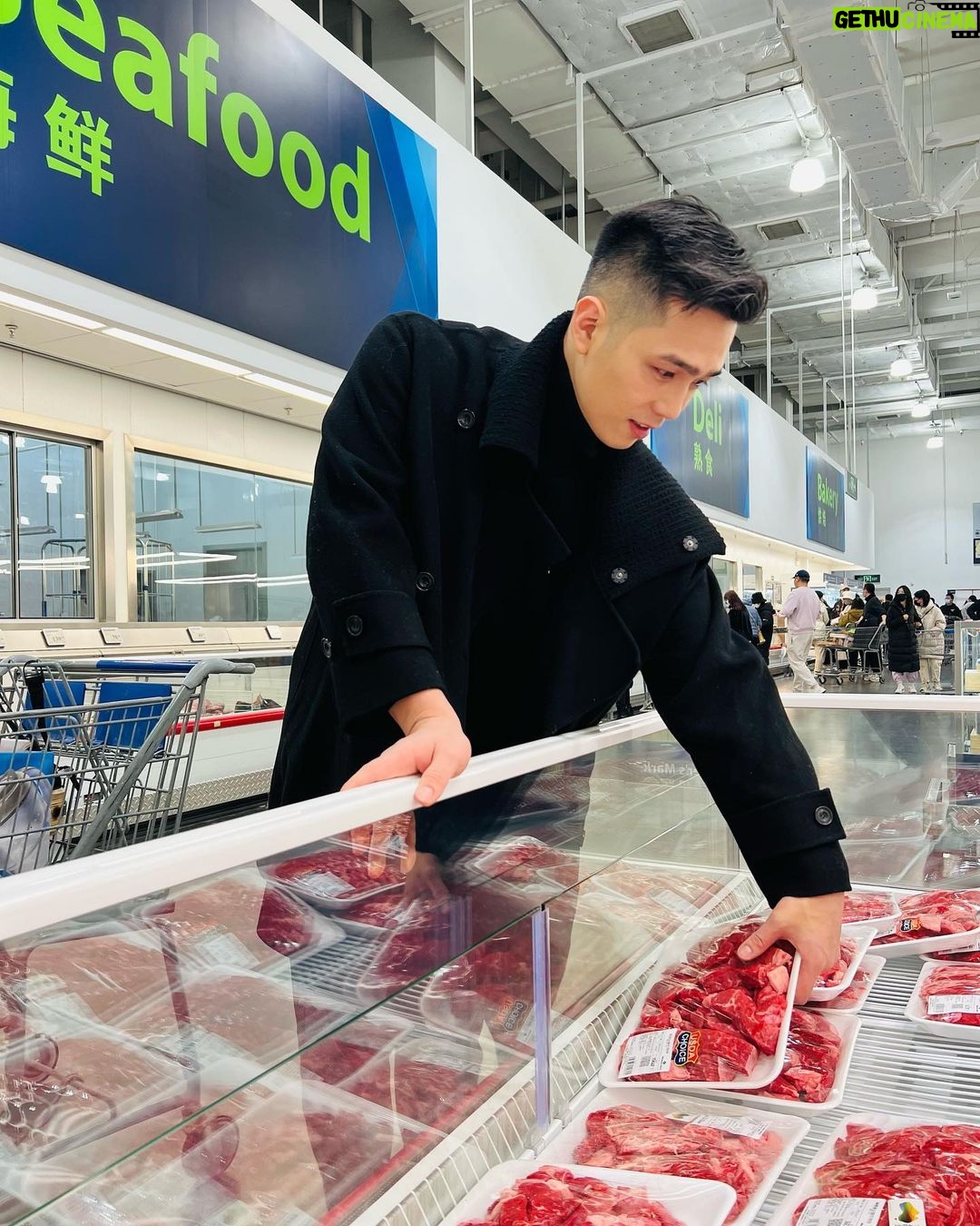 Sky Li Instagram - 今天買了玉米,香蕉,牛肉,等等等等等等! 3個月,瘦10公斤! 和我一起見證吧