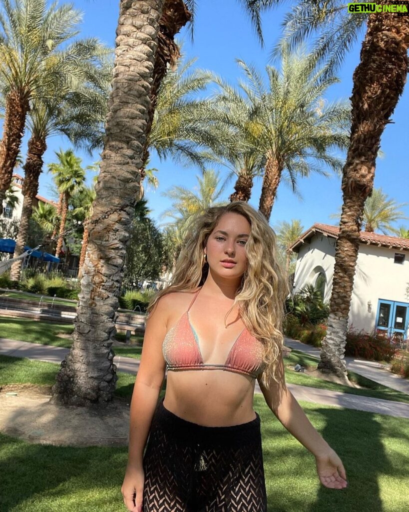 Skyler Joy Instagram - Rays ☀️✨ Palm Springs, California