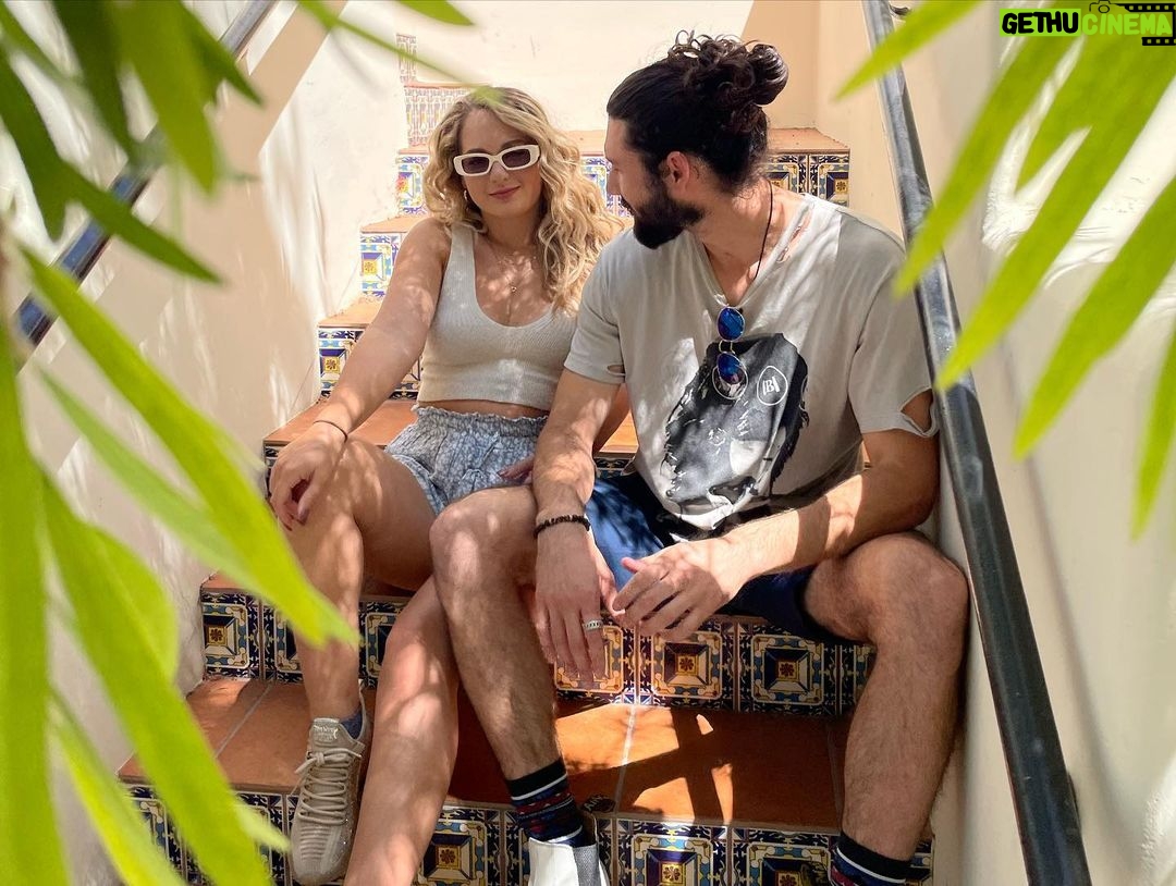 Skyler Joy Instagram - They say you should never date your neighbor but here we are 4 years later… 🥂 San Diego, California