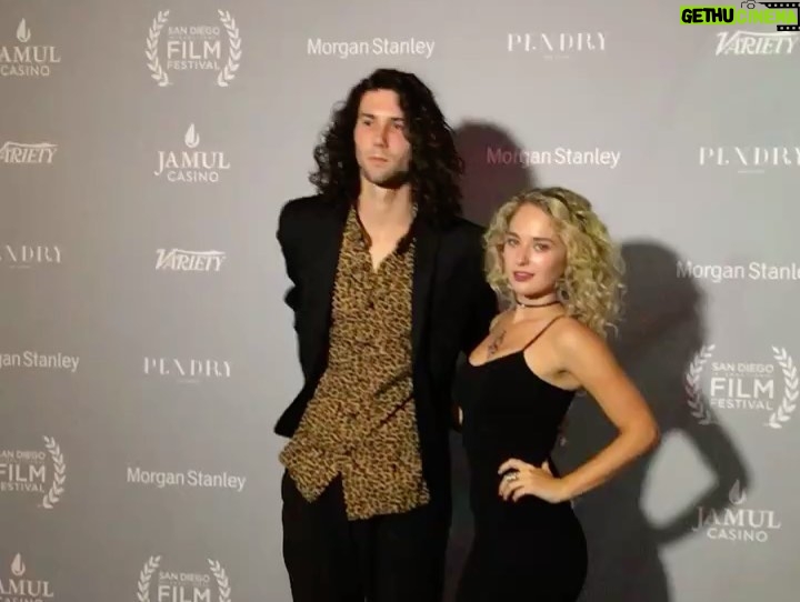 Skyler Joy Instagram - They say you should never date your neighbor but here we are 4 years later… 🥂 San Diego, California