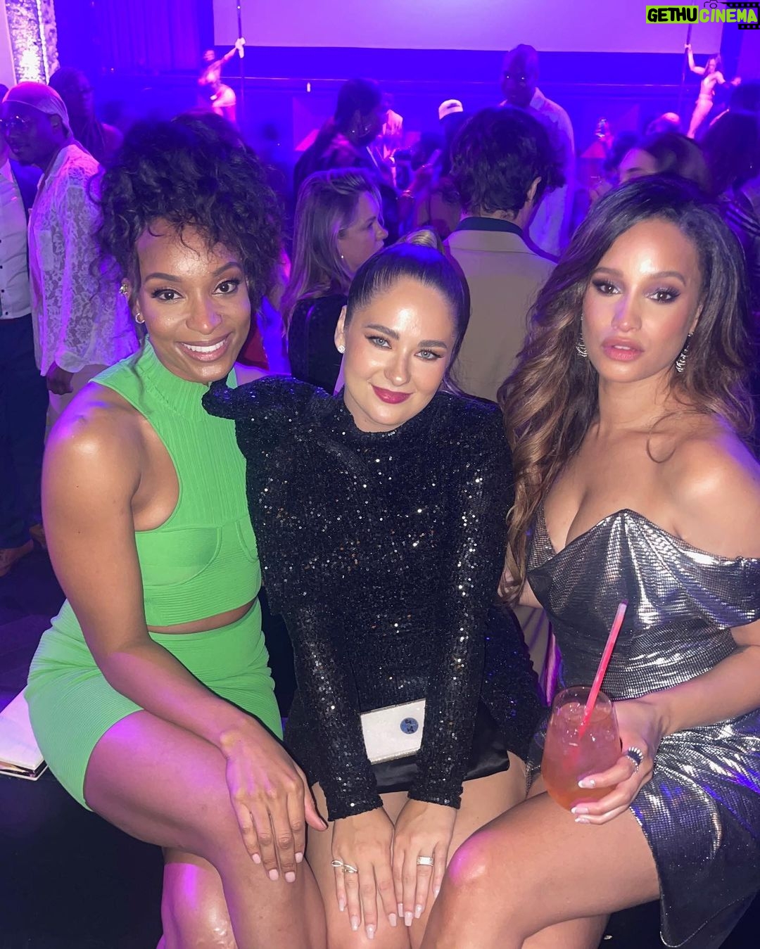 Skyler Joy Instagram - SEASON ✌️is finally here! #premiere #pvalley #starz #katorihall #letsgo #gidget Hair @prestonwada Makeup @alexisoakley Styled by @highheelprncess Los Angeles, California