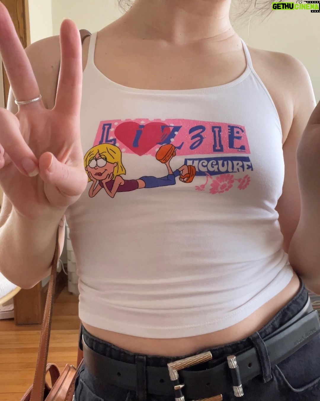Slight Sounds ASMR Instagram - I found the tank top of my dreams 😩