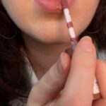 Slight Sounds ASMR Instagram – Some lofi lipgloss #ASMR 👄 I used to watch so many lipgloss/mouth sounds vids back in the day