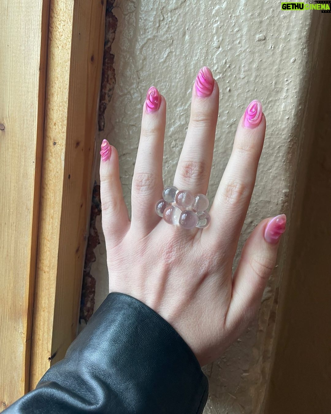 Slight Sounds ASMR Instagram - Shout-out to @julzfamousbling for making me feel like a bad (Barbie) bitch 💅🏻🎀💖