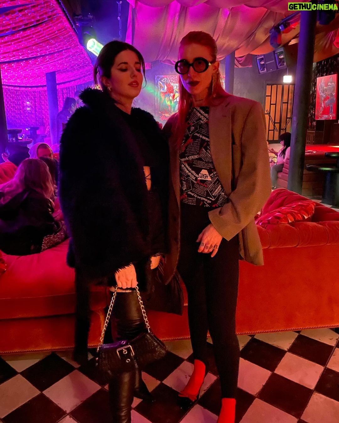 Slight Sounds ASMR Instagram - Thanks for having me, @curioexperience ✨