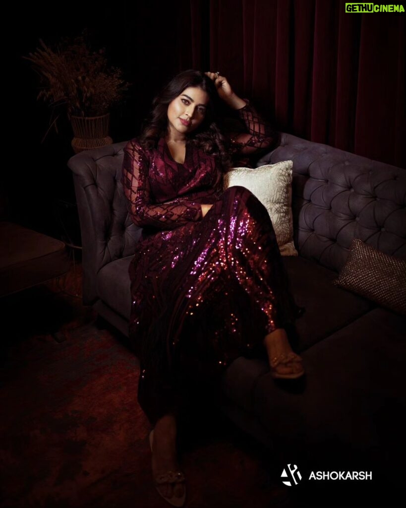Sneha Instagram - Never regret a day in your life. Good days give you happiness, and bad days give you experience. @geetuhautecouture @ashokarsh @vyshalisundaram_hairstylist