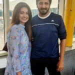 Sneha Instagram - Raising a toast to 22 years of #hanumanjunction 6years of #velaikkaran and so many years of friendship! Lovely seeing you and Goodluck for your new avatar @directormohanraja