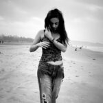 Sneha Ullal Instagram - silence it all. #artofsilence #snehaullal #beachvibes #goa #naturephotography photography Morjim, Goa
