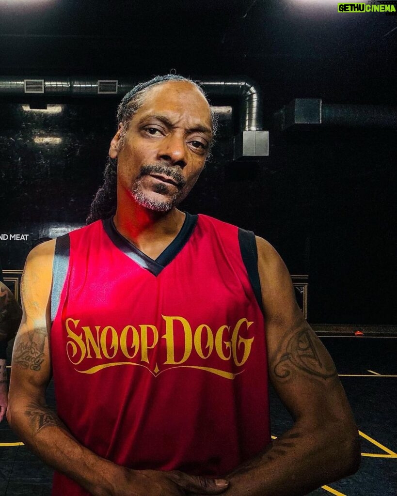Snoop Dogg Instagram - Day3 workout 🏋️‍♀️ Long Beach, California