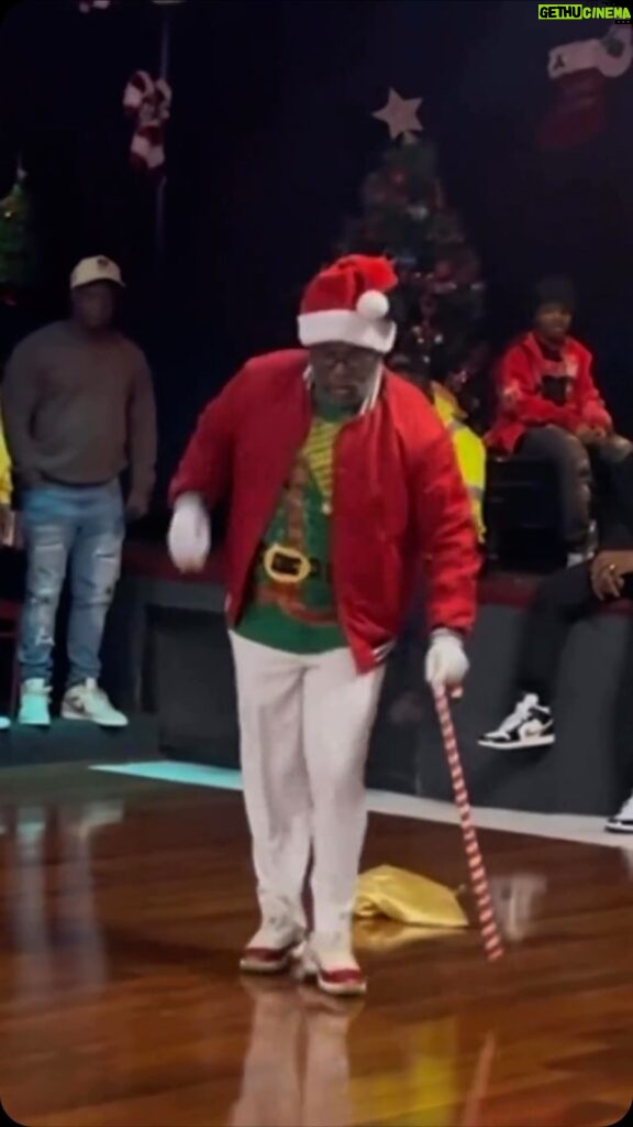 Snoop Dogg Instagram - What if Santa 🎅 was from the LBC.