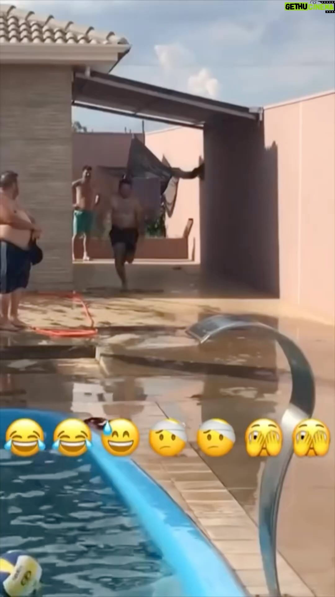 Snoop Dogg - 610.7K Likes - 💦 🤣🤣🤷🏿
