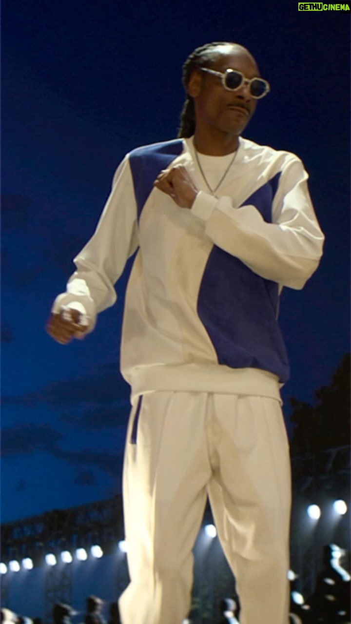 Snoop Dogg Instagram - Aie confiance en toi et sois toi-même. Reste dans l’ombre jusqu’à ce que tu accèdes au sommet