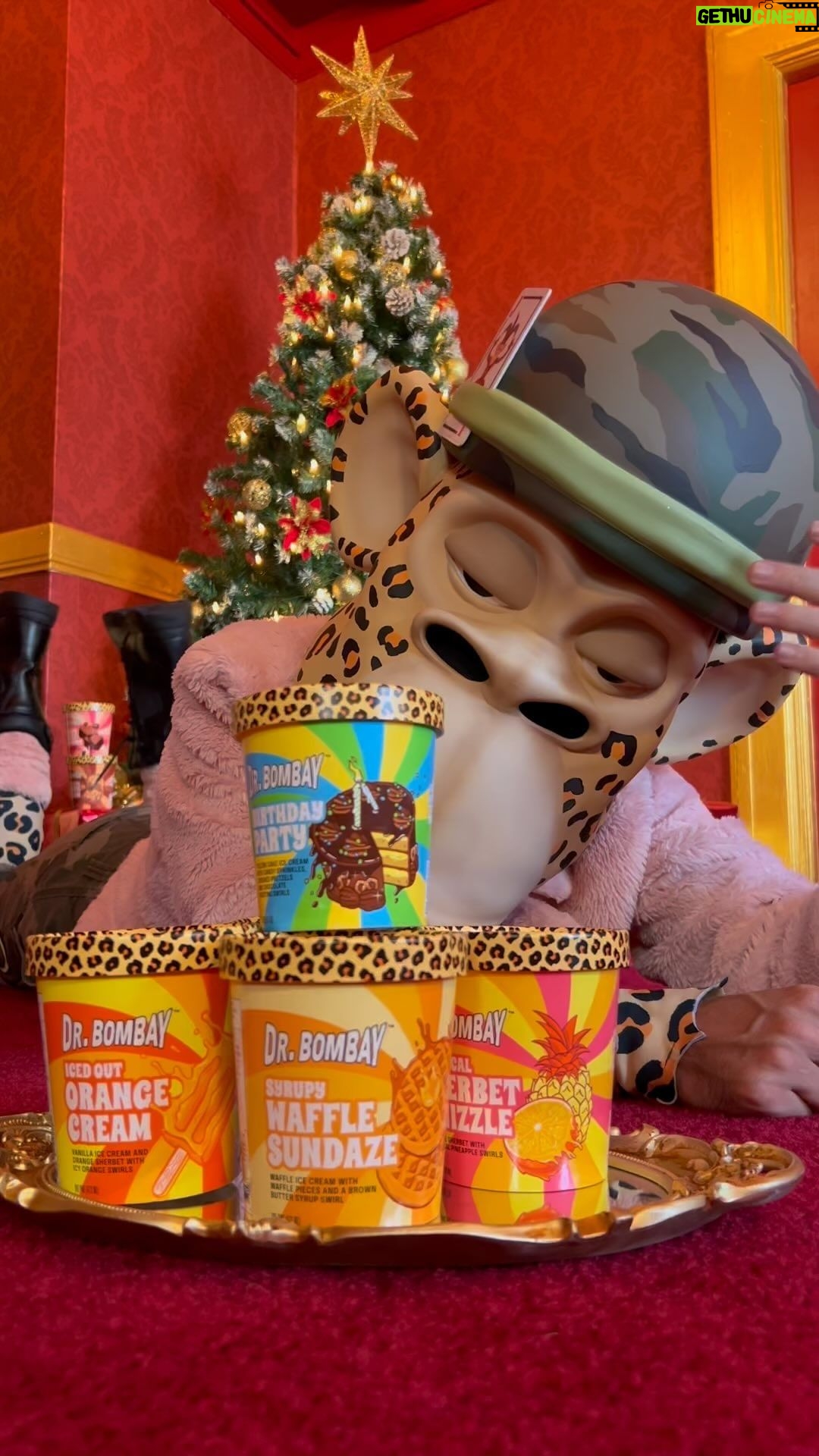 Snoop Dogg Instagram - Lil Holiday luv 🎄💨 🍨 @drbombaysnax