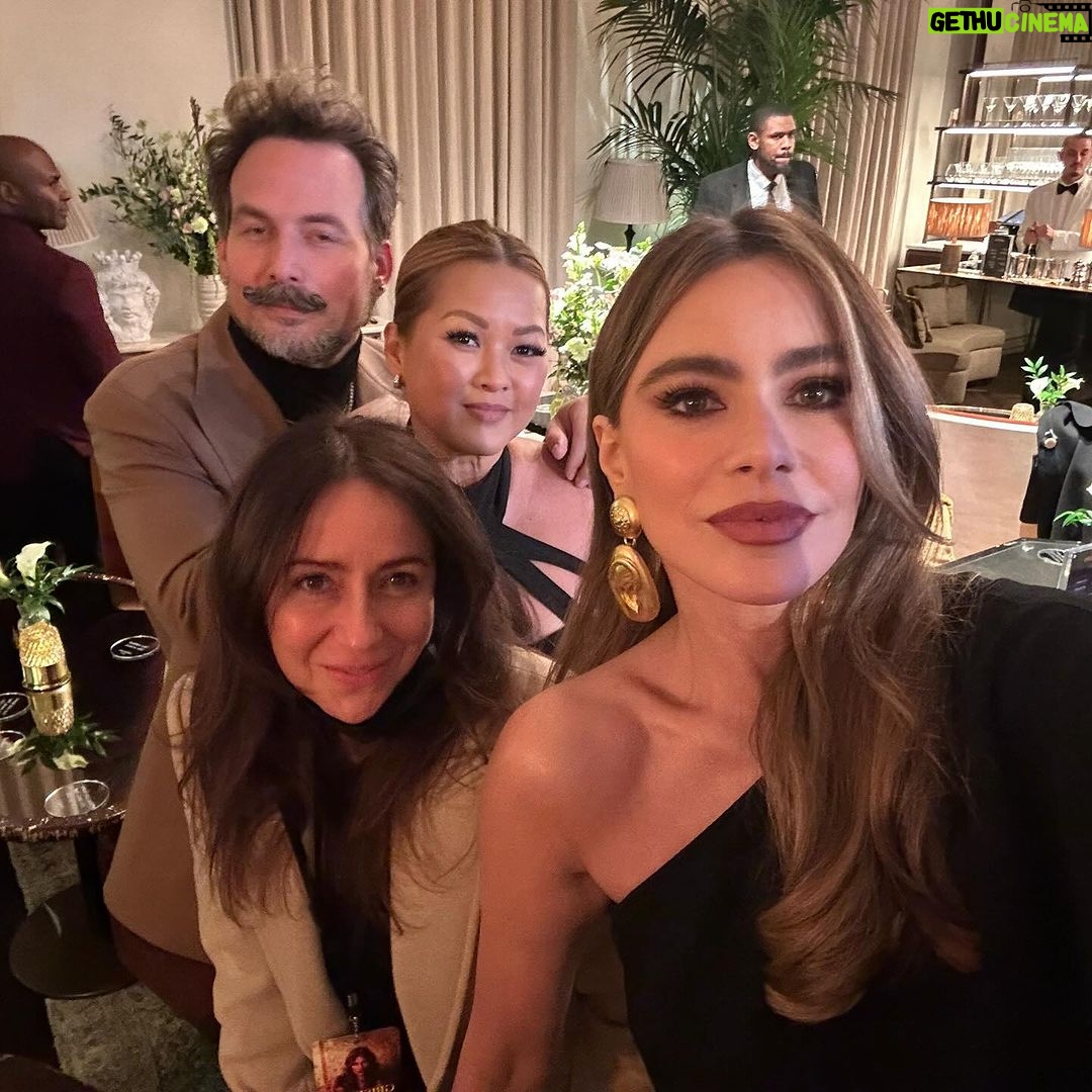 Sofía Vergara Instagram - London night #griselda❤️