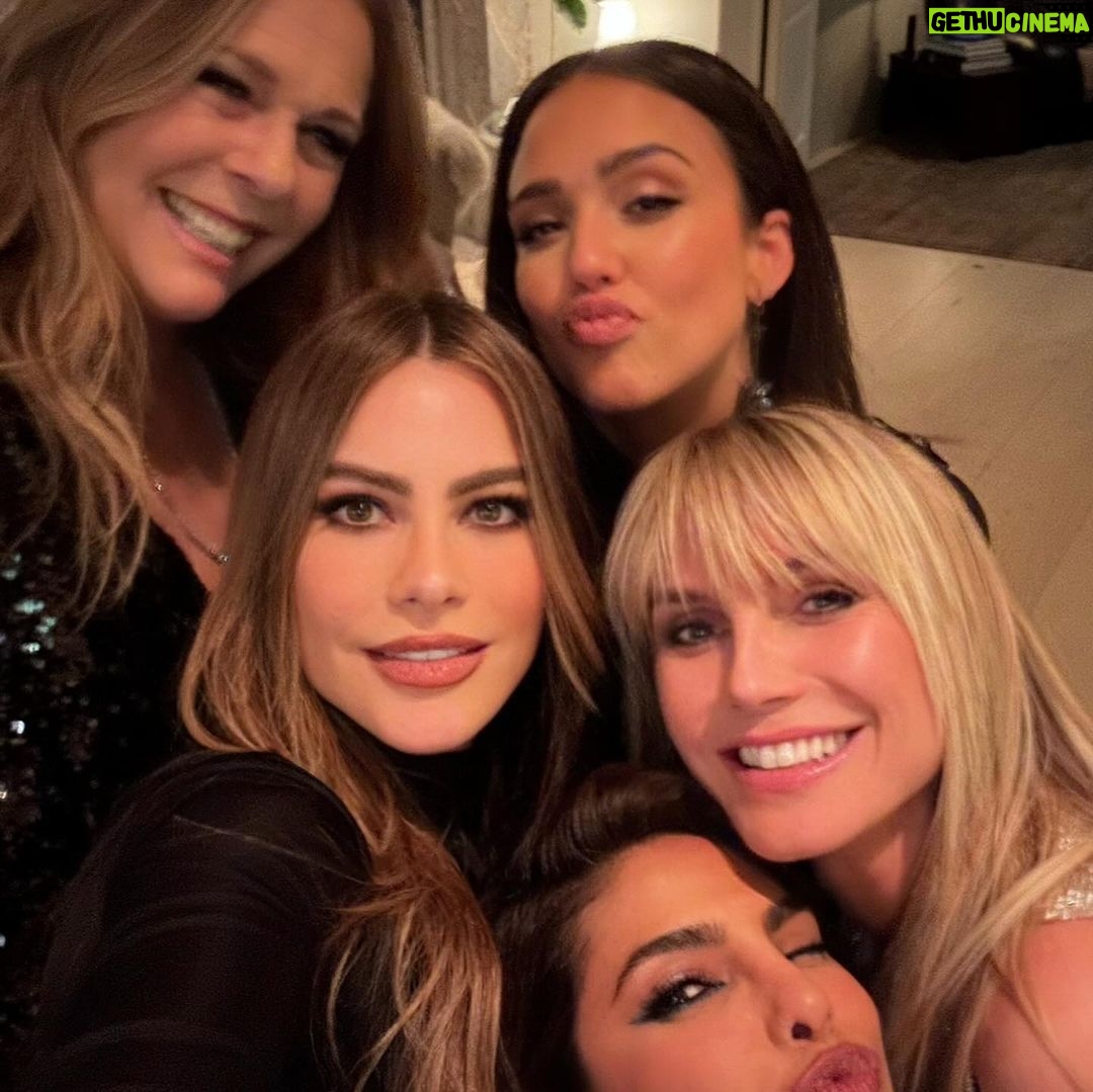 Sofía Vergara Instagram - What a year🥂. Adios 2023