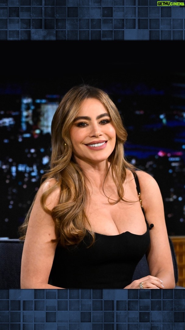 Sofía Vergara Instagram - @sofiavergara addresses a potential @modernfamily reboot after a recent cast reunion! 👀 #FallonTonight The Tonight Show Starring Jimmy Fallon