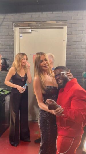 Sofía Vergara Instagram - I love u @kevinhart4real 🤣🤣 @thegrahamnortonshowofficial