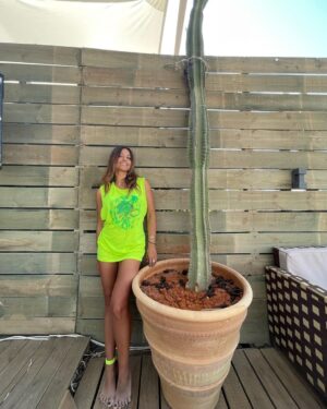 Sofia Pavlidou Instagram - Ο κάκτος κι εγώ 🌵

#καλάναπερνάτε #summer #onthebeach #summervibes #tour #crete  #creteisland #cretegreece #nature #cactus #stagewearclothing