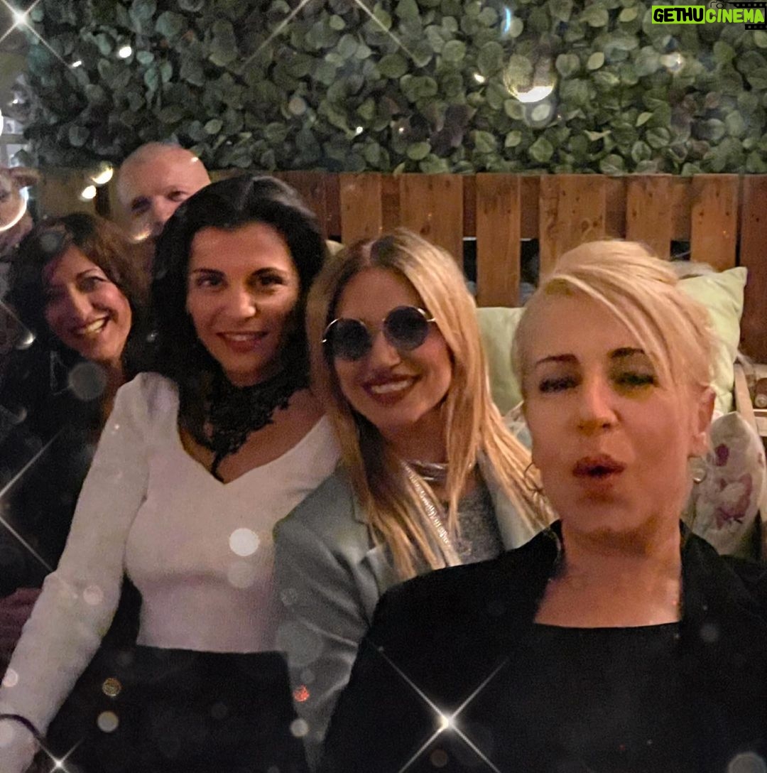 Sofia Pavlidou Instagram - It was a Christmas Party 🥳🎉🎄🧑🎄❤️ Χρόνια πολλά σε όλους✨ Υγεία Αγάπη & Χαρά 💫 Να είσαι μαζί μ αυτούς που αγαπάς και σ αγαπούν 💞 Χρόνια πολλά @theonospito 💕 Δεν είσαι σε καμία φωτό @antonis_krobas αλλά ήσουν υπέροχος οικοδεσπότης 🙏🏽🤩 @thomaisandroutsou @marinasamarkou @panagakikaterina @eleftheria_fo #choco #loveyouall #tothemoonandback #christmas #christmasmood #christmasvibes #love #blessed #happiness
