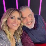Sofia Pavlidou Instagram - Παραμονή Χριστουγέννων στο @spitimetomega ,με οικοδεσπότες τη @roulakoromila & τον @mhatzigiannis ,με πολλούς καλεσμένους και υπέροχους καλλιτέχνες θα σας κρατήσουμε συντροφιά με πολύ κέφι και πολύ τραγούδι 💫🎄 Στο @megatvcom φυσικά! Καλά Χριστούγεννα με αγάπη ✨❤️ #revegion #tvshow #celebration #love #happy