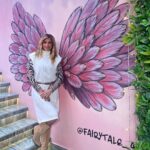 Sofia Pavlidou Instagram - O Λώρη ρωτάει για που το έβαλα… Κι αν θα τον πάρω μαζί μου…🪽 #ανοιξεταφτερασουπεταμε #lori #openwings #openyourheart #love #gratitude Fairytale