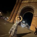 Sofia Pavlidou Instagram – Cuando estaba en Barcellona🇪🇸

#barcellona #travelling #happiness #gratitude #ole 

Styling by @kandrikopoulou 
Mua by @the_men_gr Arc De Triomf, Barcelona