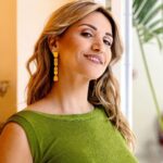 Sofia Pavlidou Instagram – Για πολλά χρόνια ,από λάθος καταγραφή,φορούσα μόνο ασημένια κοσμήματα …
Το μελαχρινό με χρυσό πίστευα πως  δεν ταιριάζουν… πάνω μου …
Τώρα όμως που έγινα ξανθιά λατρεύω να φοράω χρυσά κοσμήματα 🌟 
Το πολυτιμότερο από τα μέταλλα που δεν χάνει ποτέ την αξία του!
Που λάμπει και δε διαβρώνει ποτέ 👑
Έναν χρυσό Ιούλιο σας εύχομαι !Λαμπερό και χαρούμενο✨🤩 

#κολομηνα #july #gold #feellikequeen #earrings #shiny #happy #love #blessed #mimadastimargarita