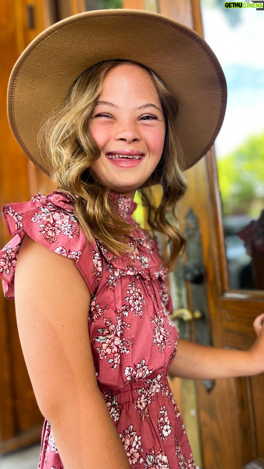 Sofia Sanchez Instagram - My back to school challenge ➡️ find someone sitting alone at lunch and ask to sit next to them. Spread a little kindness with this caring gesture and you never know….you might meet a brand new friend! 💗 Lincoln, California