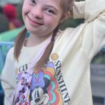 Sofia Sanchez Instagram - SoFia….with an “f” 😍😜 #petpeeve #itsthelittlethings Disneyland