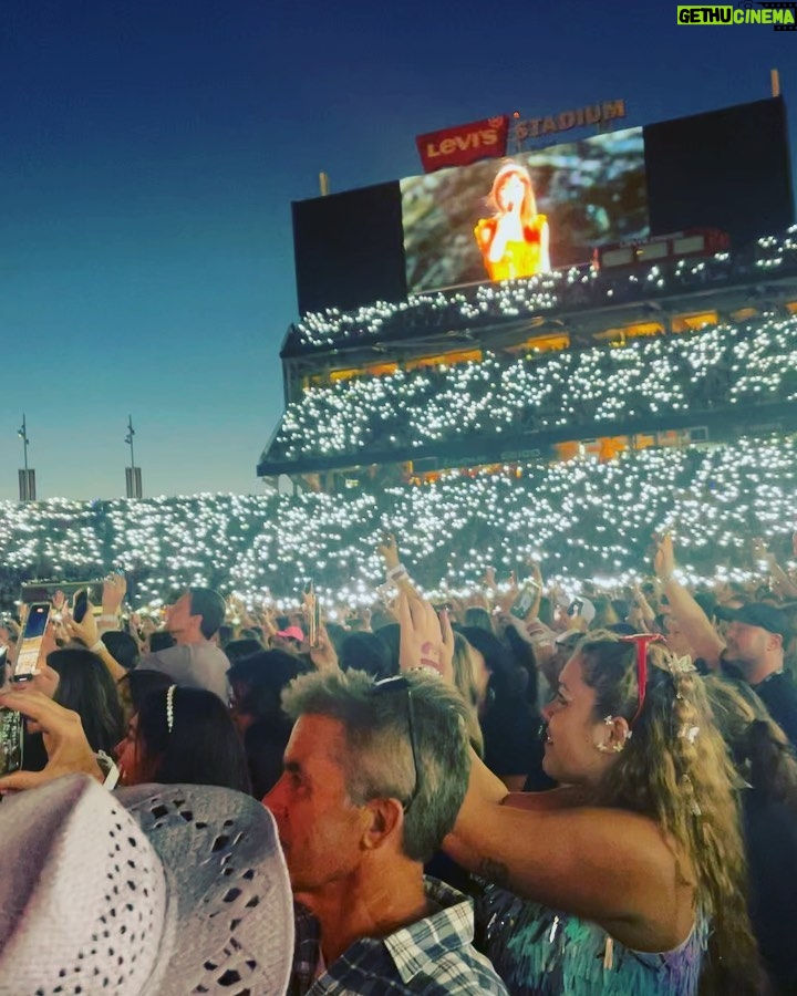 Sofia Sanchez Instagram - Taylor you did NOT disappoint. And I want to do it all over again! 💗 Levi's Stadium