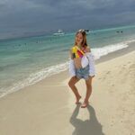 Sofia Sanchez Instagram - 2023 you were so good to me❗️Ready for you 2024‼️ Playa del Carmen, Quintana Roo