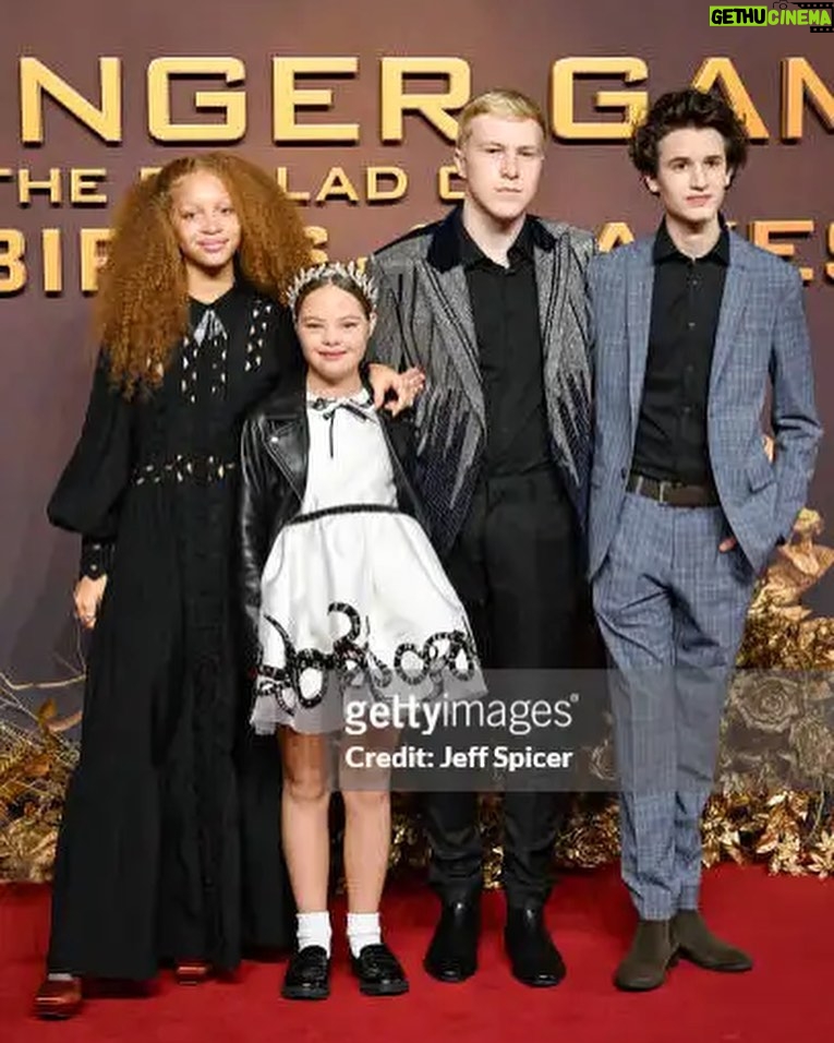 Sofia Sanchez Instagram - London World Premiere of @thehungergames The Ballad of Songbirds & Snakes in theaters November 17th. Custom “Wovey” Dress & Crown by @dolorispetunia Hair by @ayami_okano__ Makeup by @laisumfung London, United Kingdom