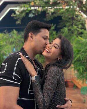 Somalin Parida Instagram - Happy New Year Everyone.Wishing you a New Year filled with joy, laughter, and endless possibilities. May 🫶2024🫶 be your best year yet!❤️🤝💐