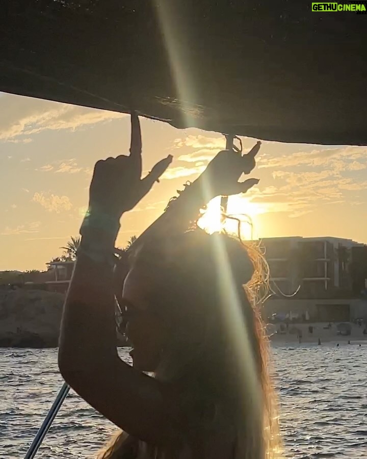 Sommer Ray Instagram - feelin so blessed that i can visit beautiful places & bring my fam π₯Ήπ«Άπ»ππππΌ