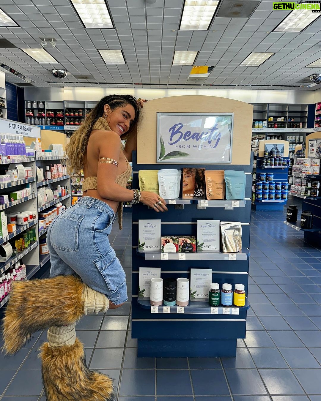 Sommer Ray Instagram - so so sooooo excited to have @imaraisbeauty in 700+ @vitaminshoppe stores π₯Ήπ«Άπ»π