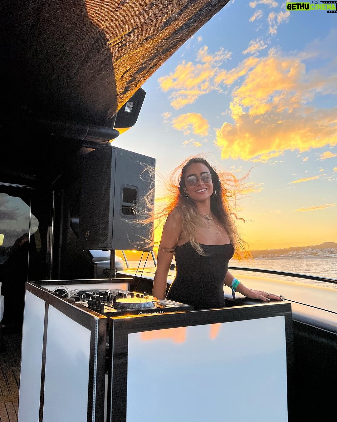 Sommer Ray Instagram - feelin so blessed that i can visit beautiful places & bring my fam π₯Ήπ«Άπ»ππππΌ