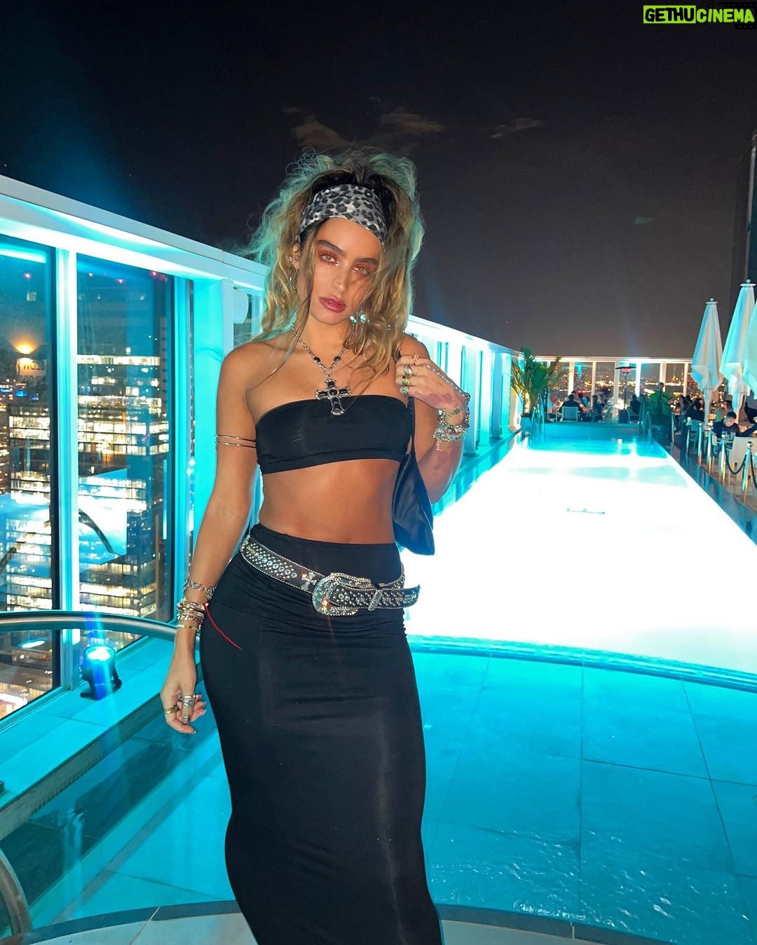 Sommer Ray Instagram - idk why but I feel like Ursula from the little mermaid in these.. especially in number 7 😂 Toronto, Ontario
